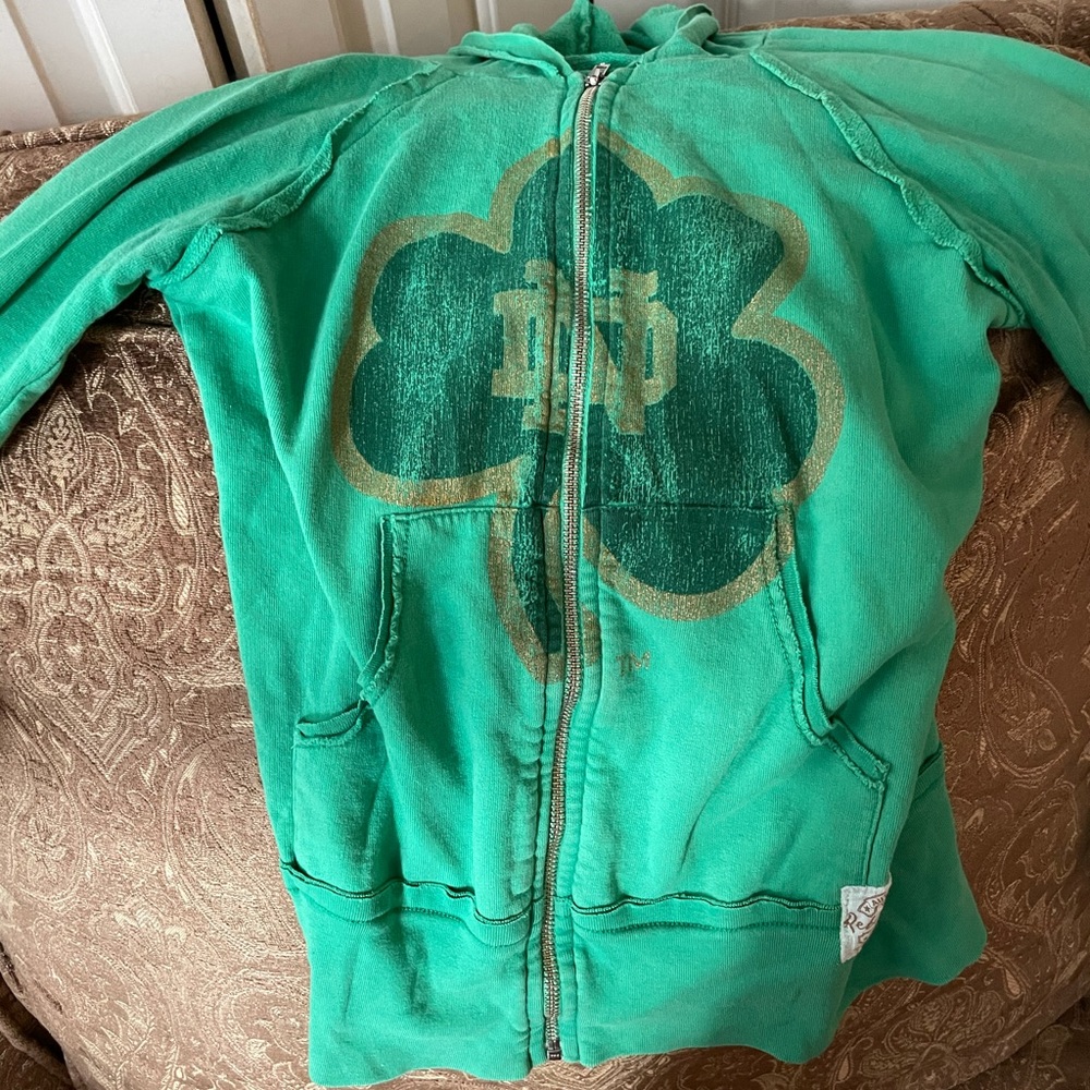 official licensed Norte dame zip up small